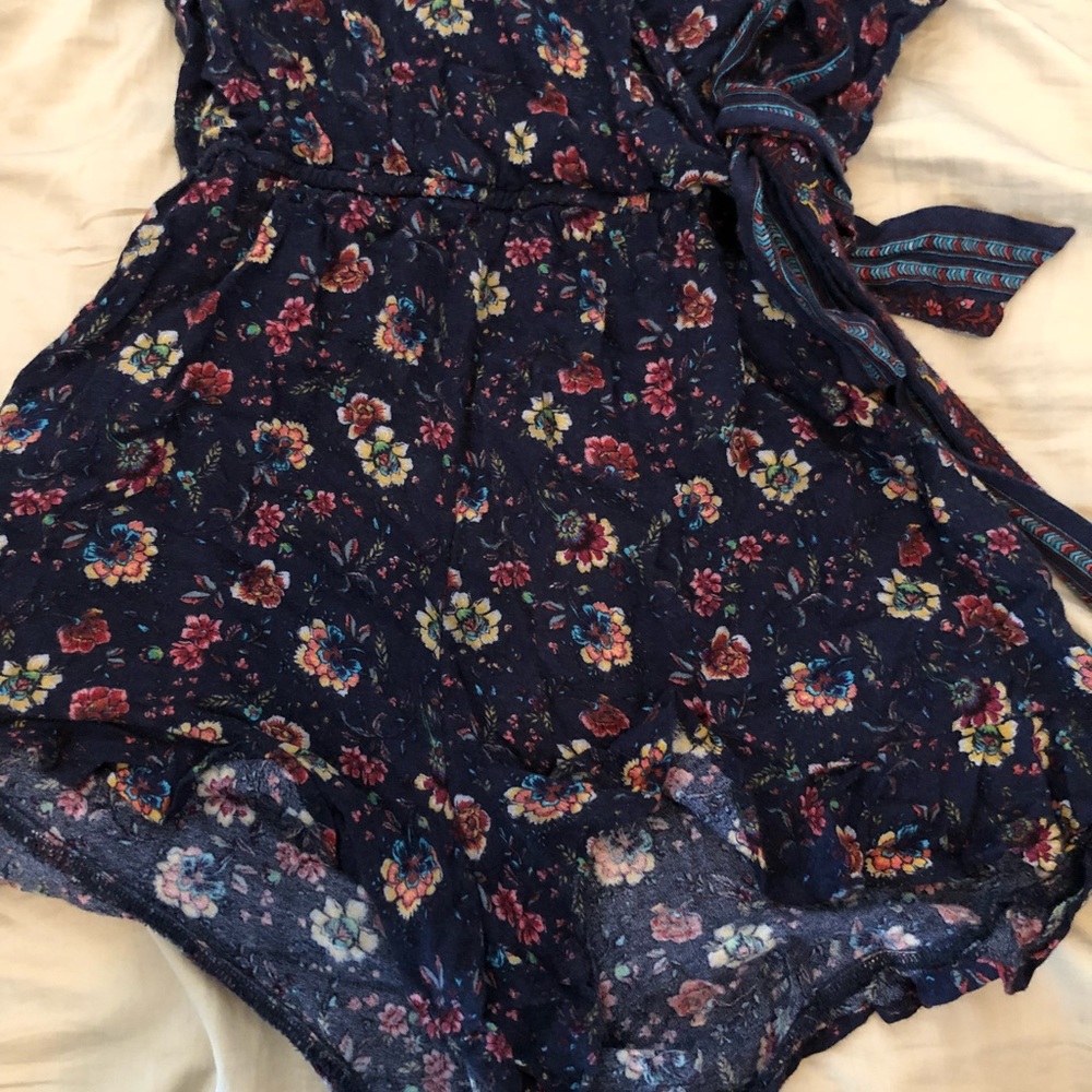 Floral romper - Picture 3 of 3